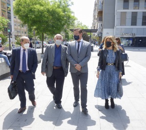 ©Ayto.Granada: EL ALCALDE ATIENDE LAS DEMANDAS VECINALES DEL DISTRITO DE RONDA EN UNA VISITA AL BARRIO   